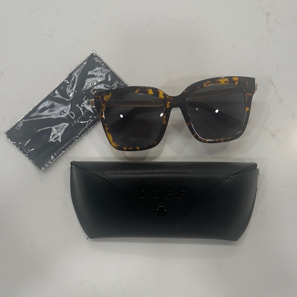 Diff Eyewear Tortoiseshell Frame Sunglasses With … - image 1